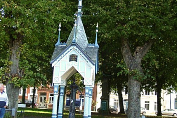 11_13.10. Der Hochzeitsbrunnen in Friedrichstadt
